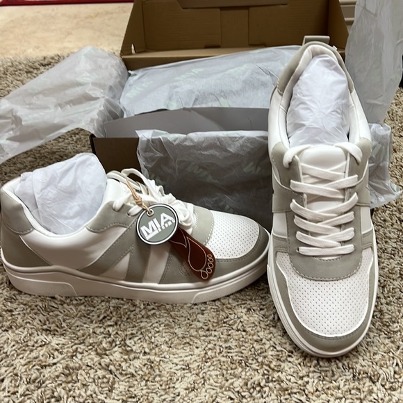 Shoes - Picture 1 of 5